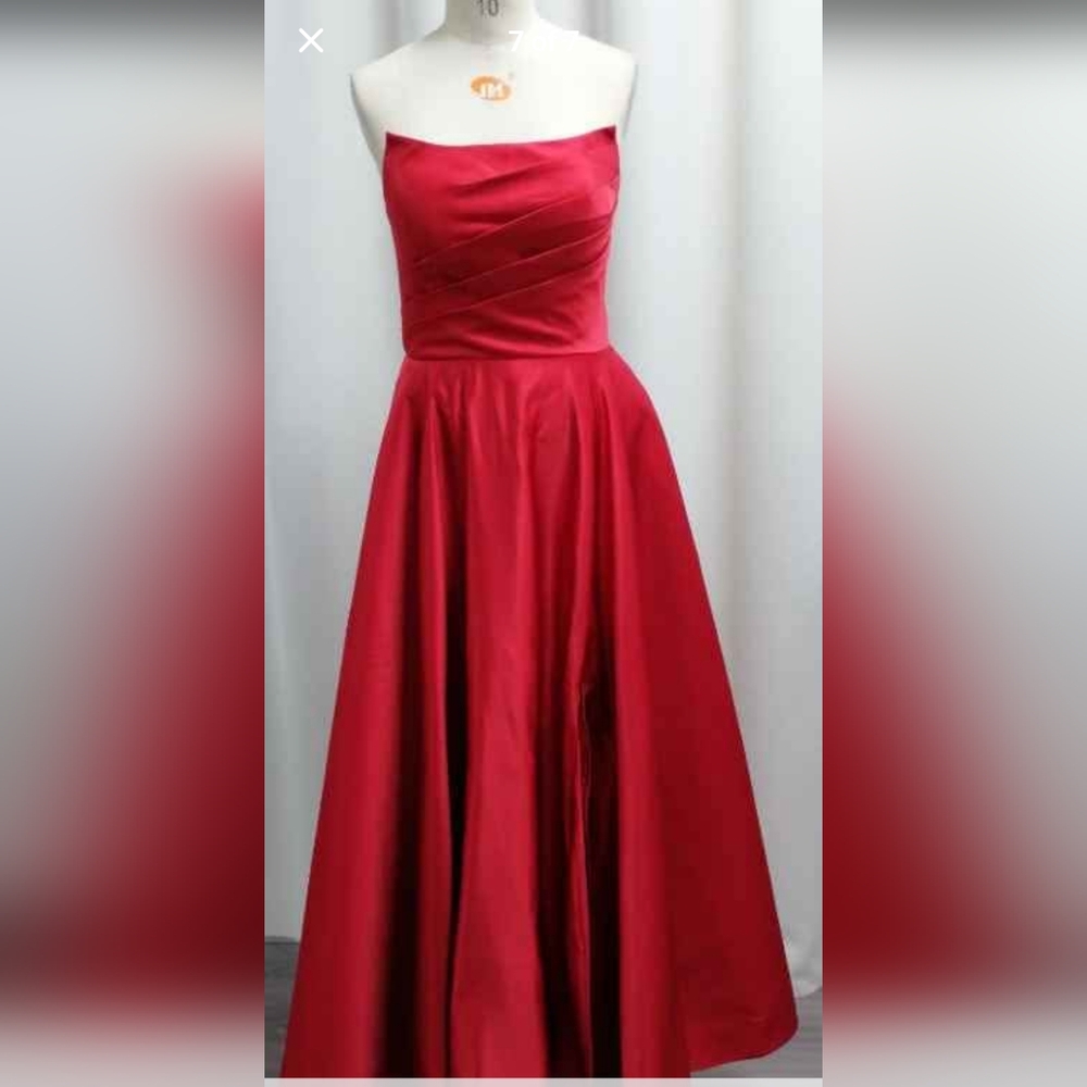 Elegant Red Strapless Evening Gown